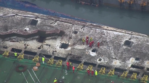  세월호 수면 위 13미터 부상 성공