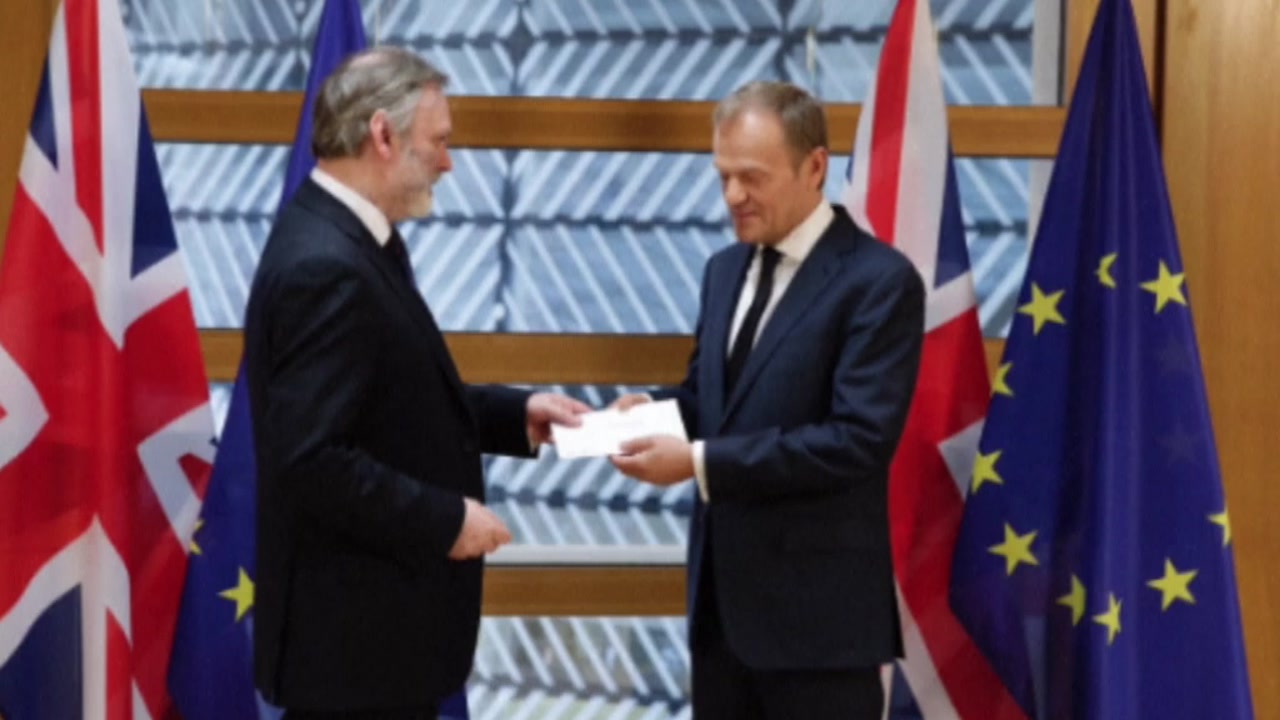 英 'EU 탈퇴' 공식 통보문 전달...시한 2019년 3월