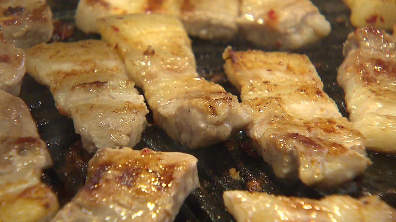 심상치 않은 돼지고기·닭고기 가격...서민들 '울상'