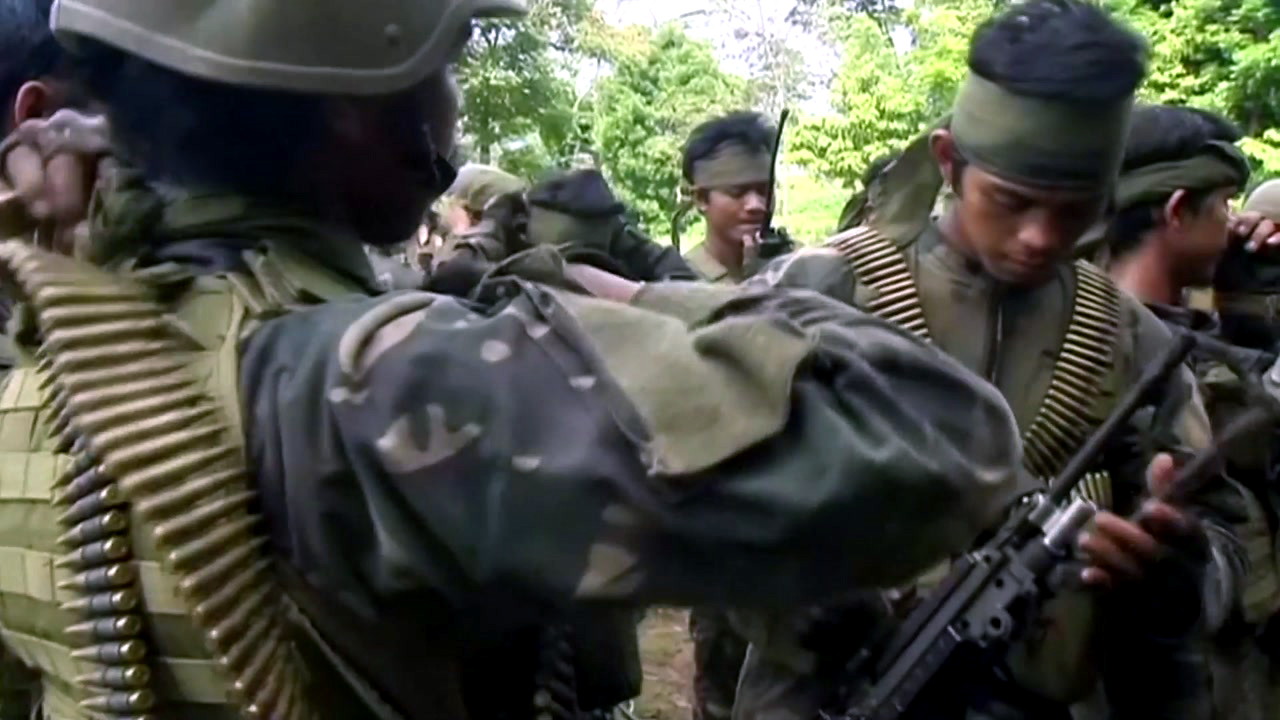 필리핀 계엄령 속 군사작전 강화...40여 명 사망