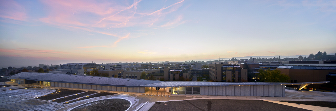 〔안정원의 디자인 칼럼〕 한 지붕 아래 공존하는 개념을 시도한 이색적인 캠퍼스 공간 2