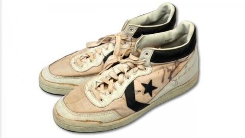 '농구황제' 조던 농구화 2억원 대 낙찰...역대 최고