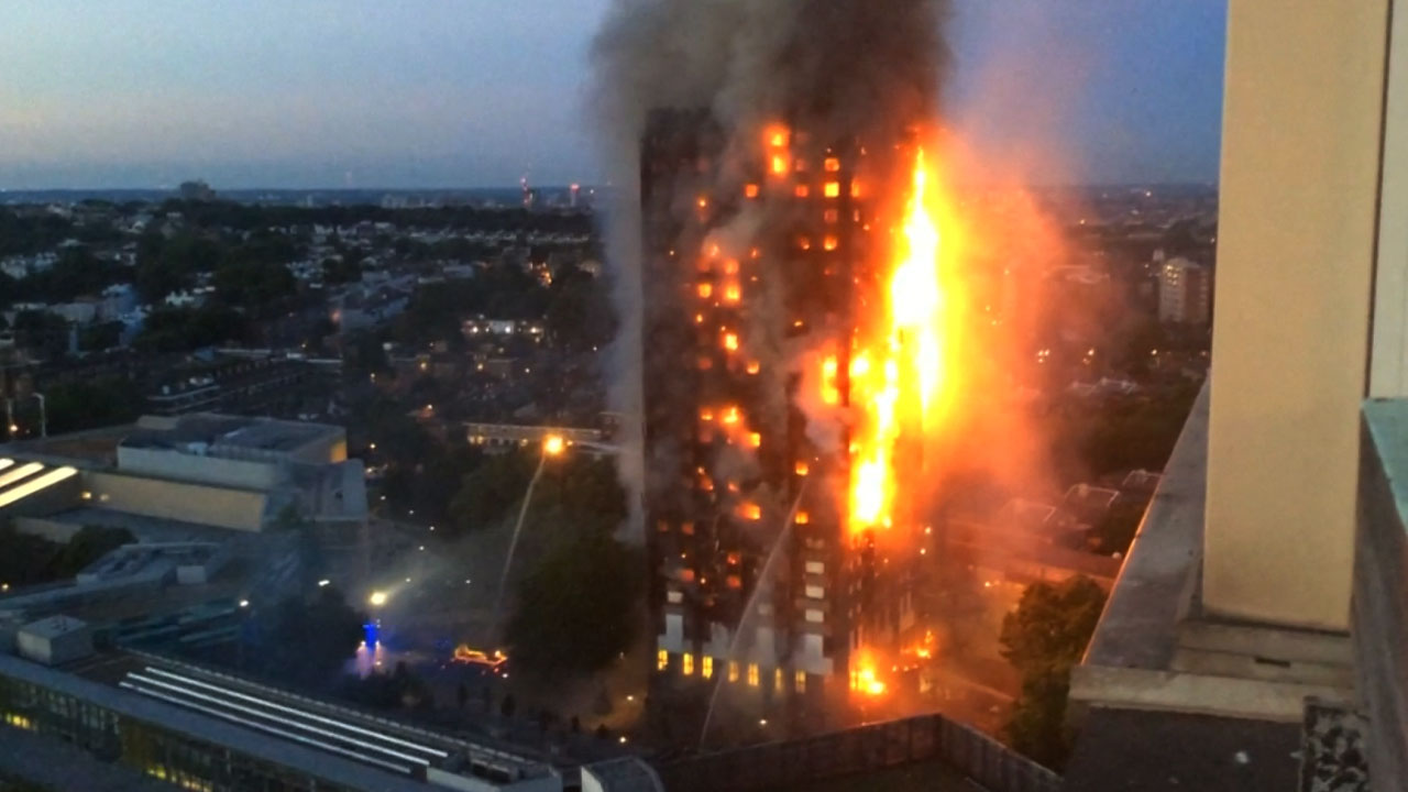 [취재N팩트] 한밤의 악몽...런던 아파트 엄습한 화재 참사