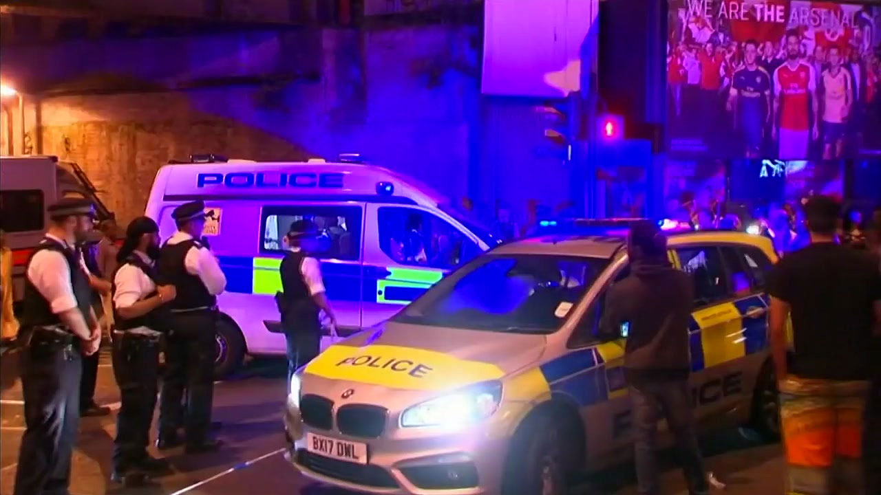 런던에서 또 차량 돌진..."무슬림 겨냥 테러 의심"