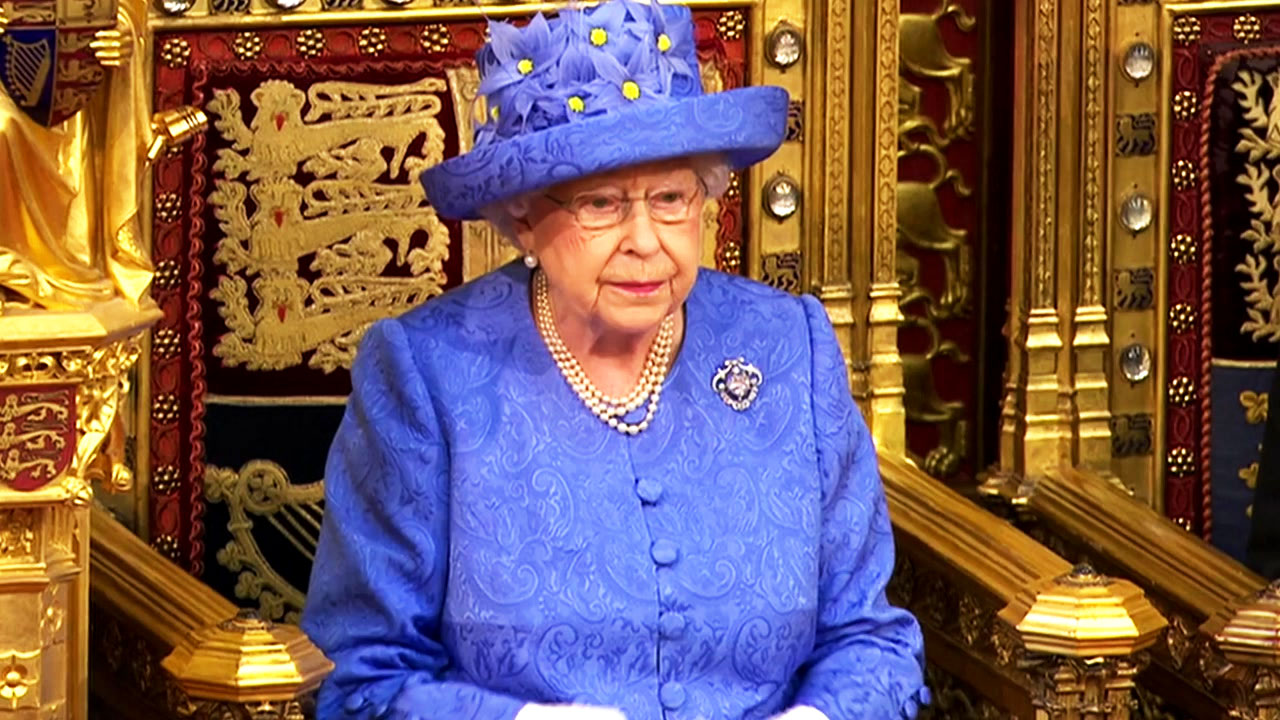 엘리자베스2세 여왕 개원 연설...영국 정치 전통의 상징
