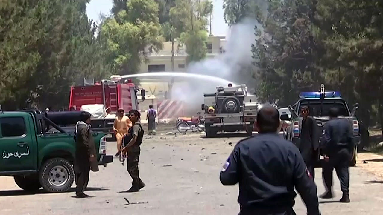 아프간 은행 앞 폭탄테러...36명 사망·60여 명 부상