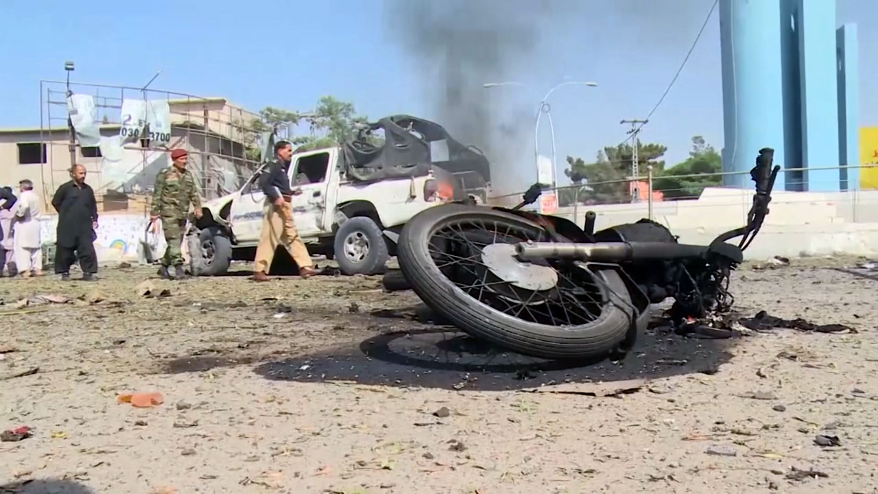 파키스탄 연쇄 폭탄 테러...150여 명 사상