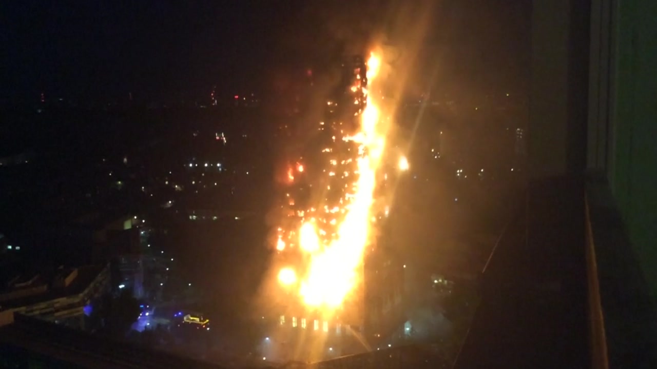 그렌펠 화재 여파...외장재 같은 런던 아파트 800가구 대피