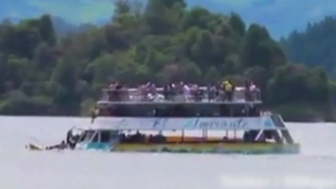 콜롬비아 150명 태운 유람선 침몰...30여 명 사망·실종