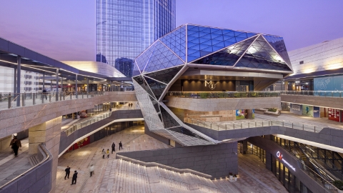 〔안정원의 디자인 칼럼〕 풍부한 자연경관과 산맥의 암석 지층에서 착안한 입체적인 도심 개발