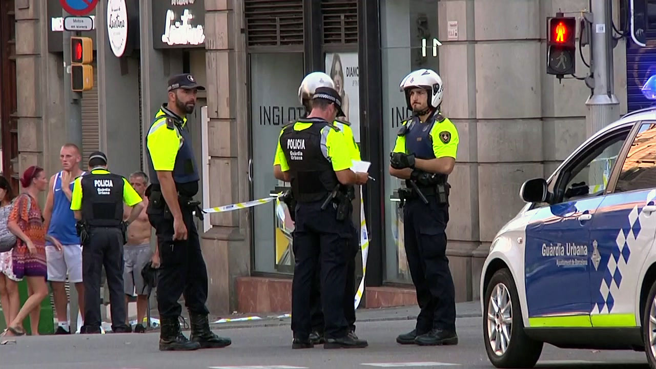 바르셀로나 도심 차량 테러...13명 사망·50여 명 부상
