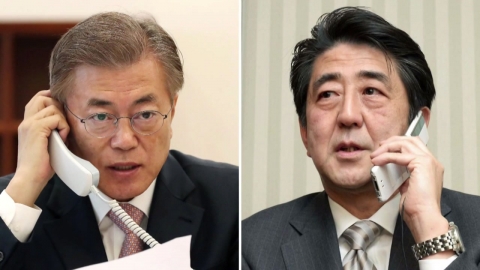 문재인 대통령·아베 총리 통화..."역사문제 관리하며 관계 발전"