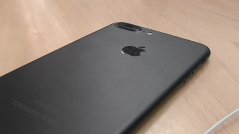 "아이폰 8, 999달러 정도에 출시"