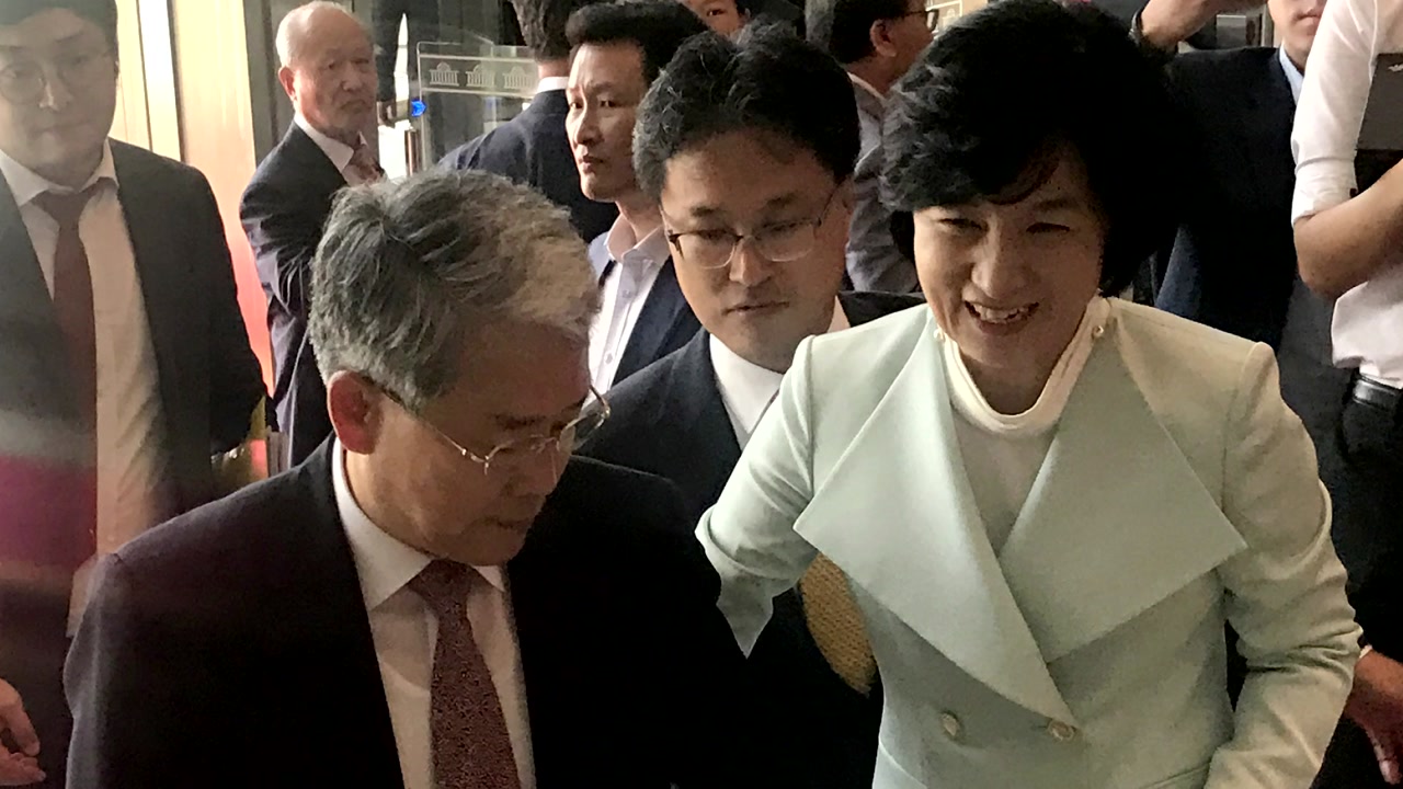 [취재N팩트] 한지붕 두가족 '민주당-국민의당', 김명수 통과 계기로 해빙 맞나