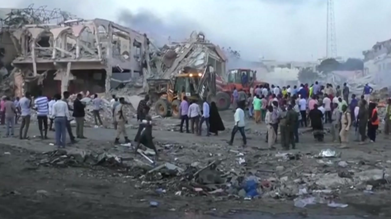소말리아 대형 차량폭탄테러...최소 30명 사망