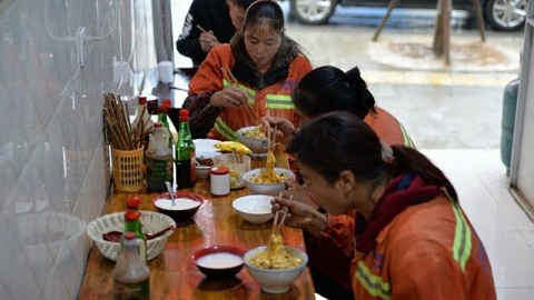 미화원·군인·노인에게 공짜로 아침 식사 대접하는 식당