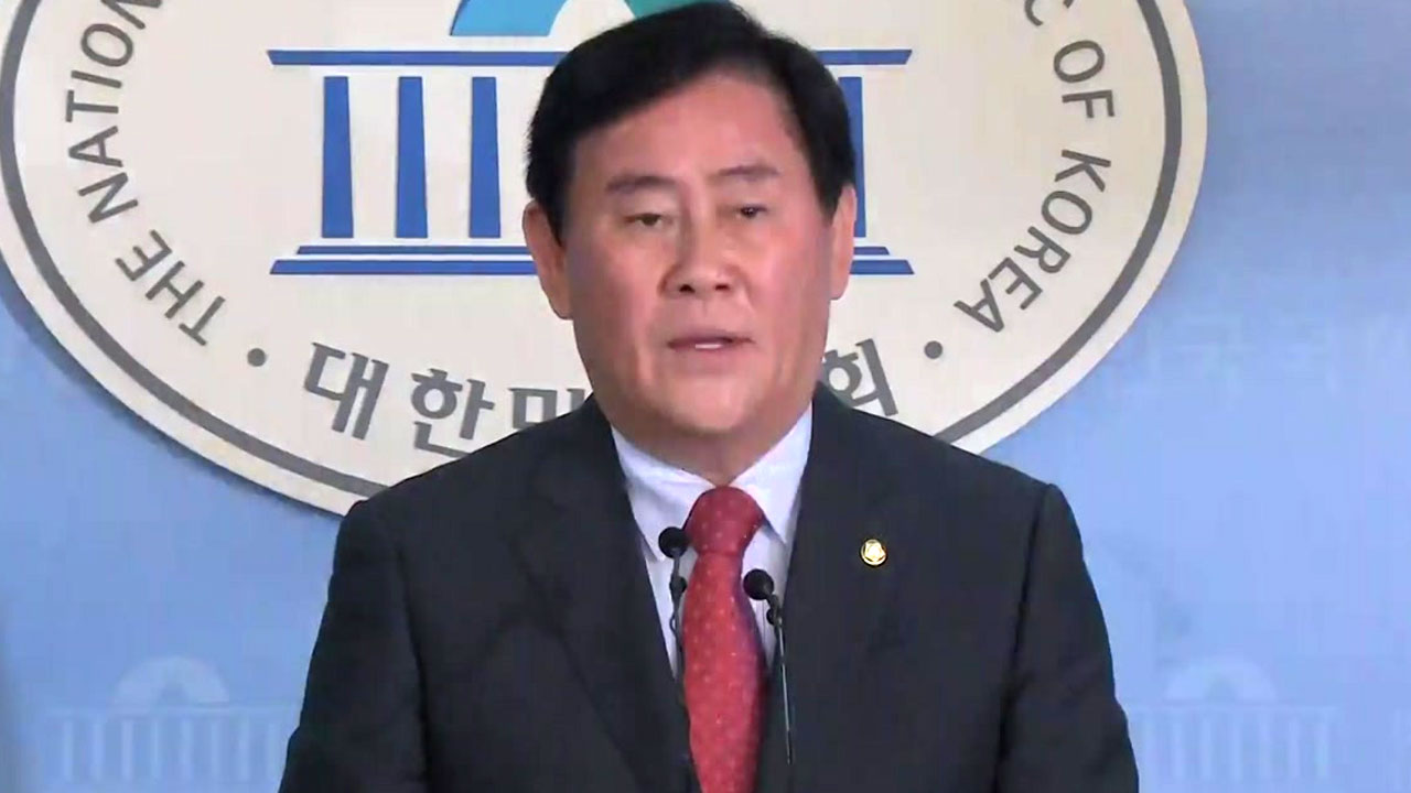 친박 최경환 의원, 국정원 특활비 수수 의혹