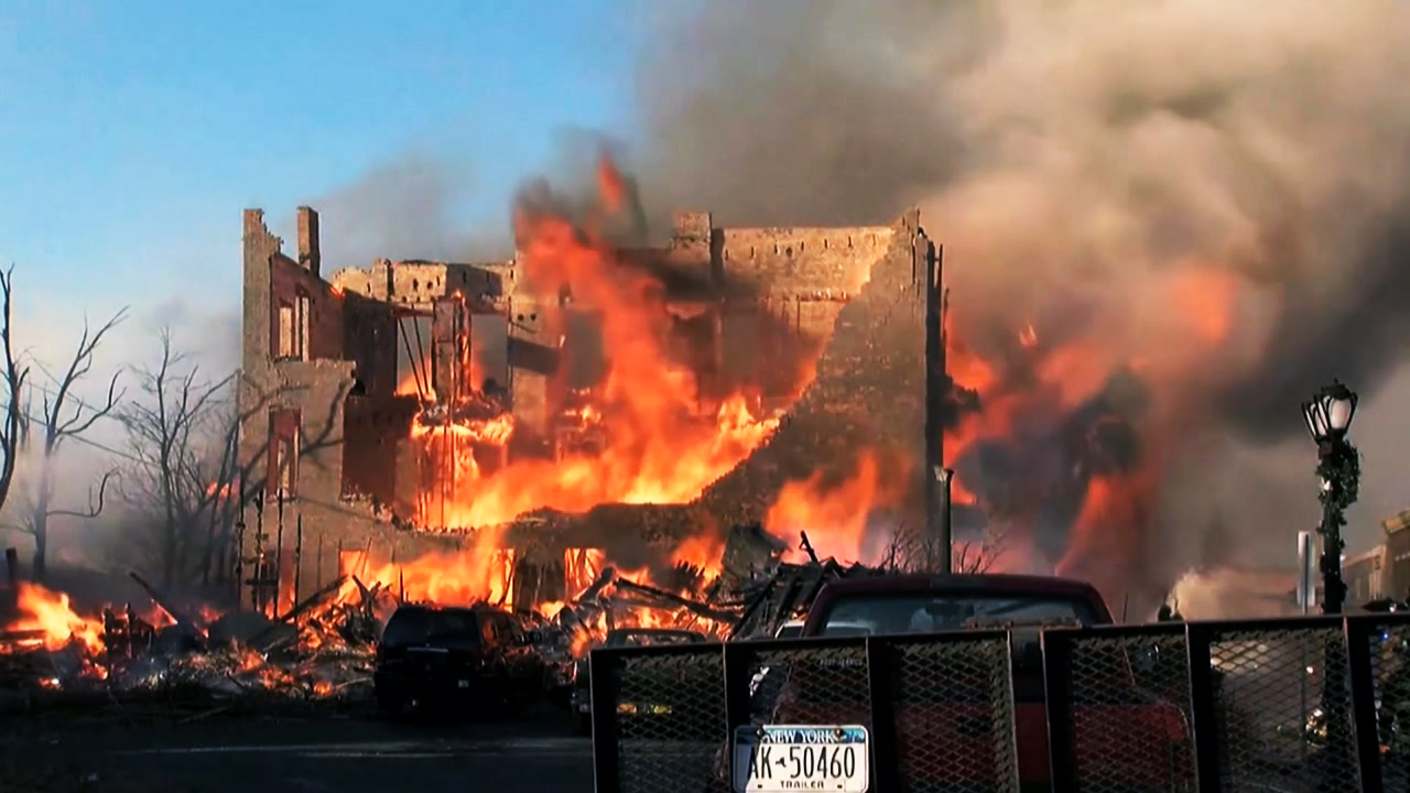 TV 모방 '불장난'에 대규모 화재...뉴욕 일대 비상사태