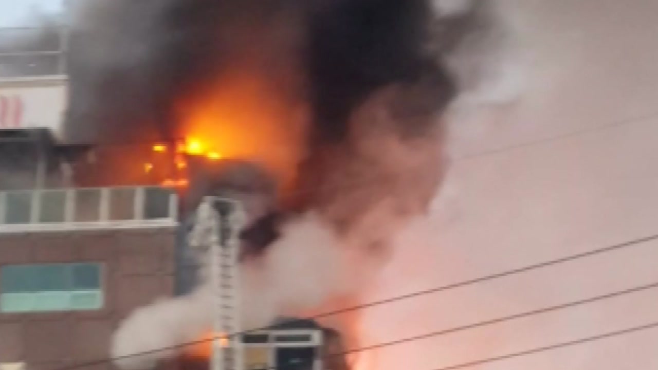 제천 스포츠센터 건물에 큰불...16명 사망·10여 명 부상