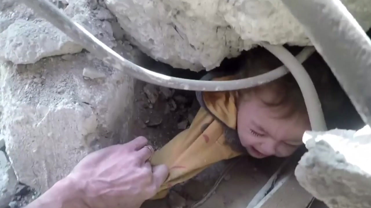 누가 이 어린 생명들을...새해들어 더 심해진 시리아 참상