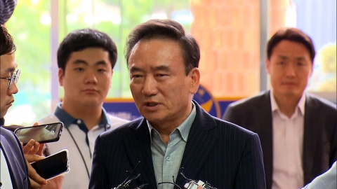 '성추행' 최호식 前 호식이두마리치킨 회장 "신체접촉 인정...위력행사는 없어"