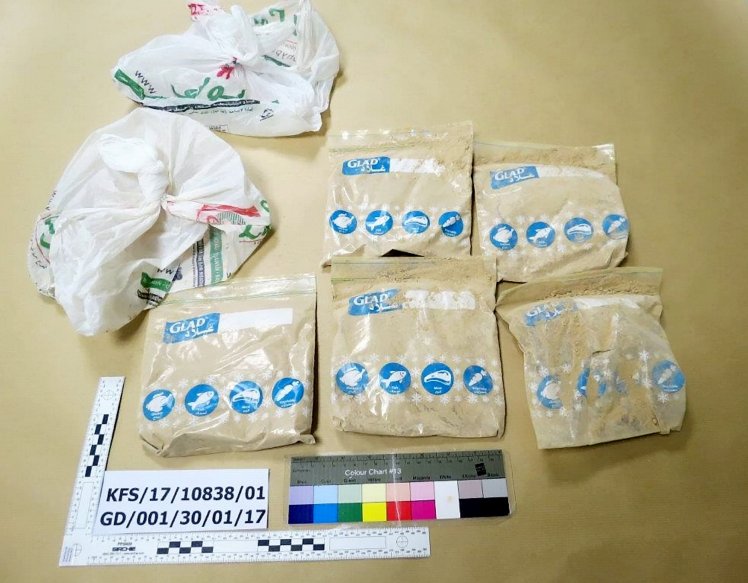 에미레이트 항공 승무원, 기내에 1억 원 상당 마약 숨겨 밀반입
