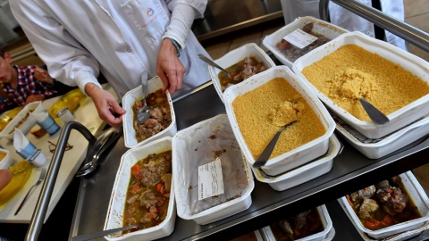 '부실해도 너무 부실해' 프랑스 파리 학부모들, 급식 개선 청원 운동 