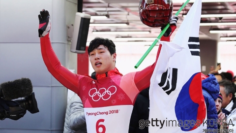 "이것이 시작" 윤성빈, 韓 썰매 사상 최초로 올림픽 금메달