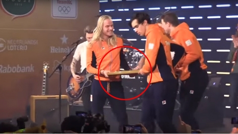 네덜란드 빙속 대표팀, 행사서 상패 던져 한국인 부상