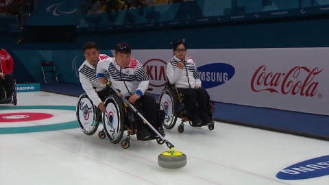 휠체어컬링 대표팀, 캐나다도 꺾고 4전 전승