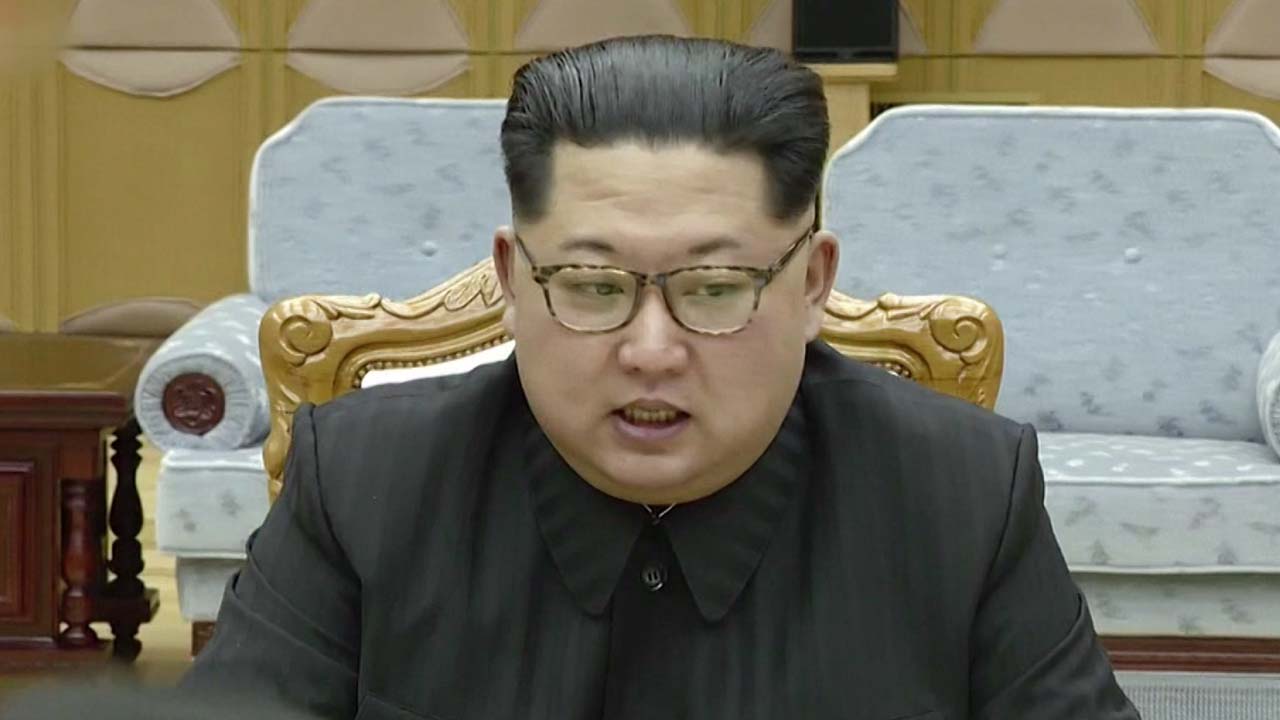 [단독] 공개활동 멈춘 김정은..."北, 수뇌회담 상무조 운영중"