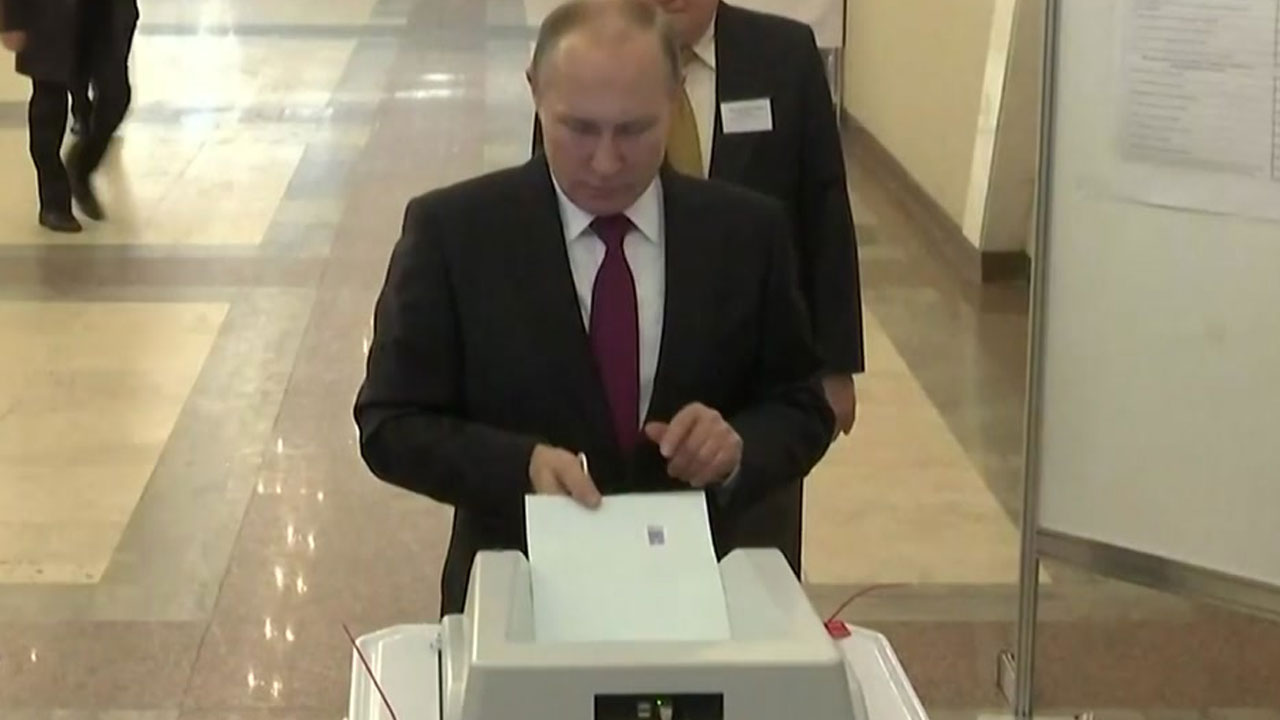 러시아 대선 투표 중...푸틴 4기 집권 유력