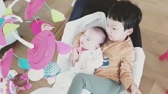 "동생바보"...백종원♥소유진 아들 용희, 다정한 막내 돌보기 "동생바보"...백종원♥소유진 아들 용희, 다정한 막내 돌보기