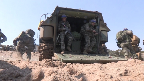  AFP "미 관리, 한반도 주요 군사훈련 무기 연기"