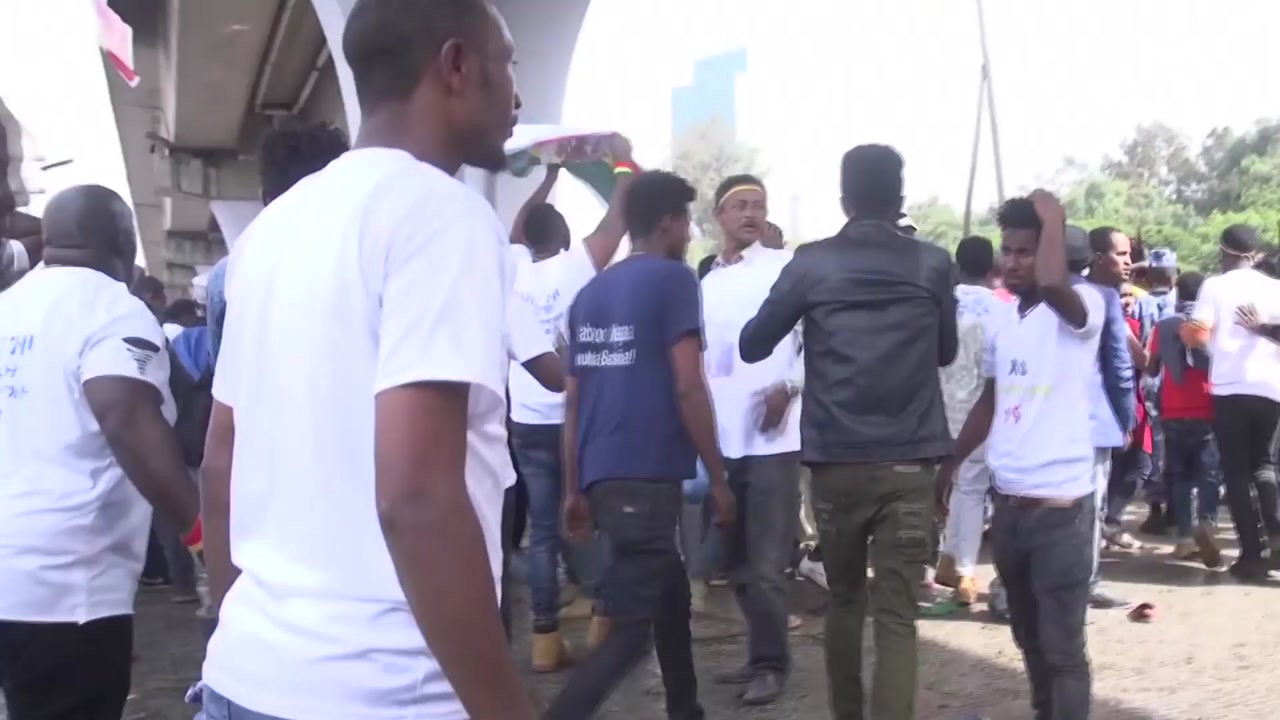 에티오피아 총리 참석 집회 폭탄 공격..."80여 명 사상"