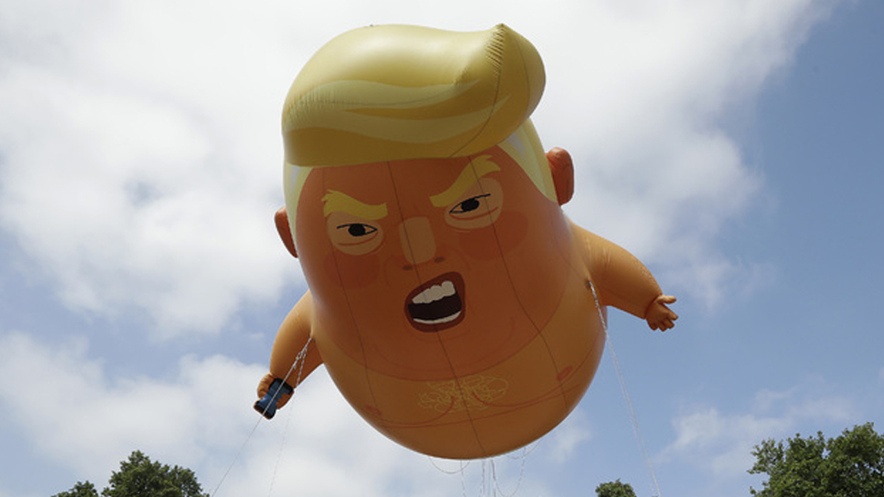 '기저귀 트럼프' 풍선, 영국 넘어 미국에도 등장하나