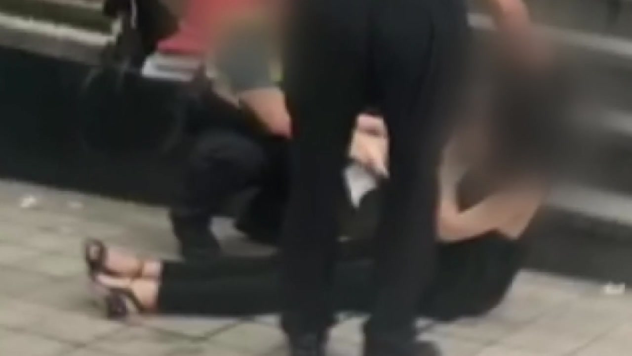 [단독] 경찰이 만취 여성 머리채 잡고 흔들어...과잉대응 논란