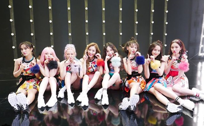 '소녀시대' 윤아·태연·유리, 데뷔 11주년 자축 "소원 축하해"