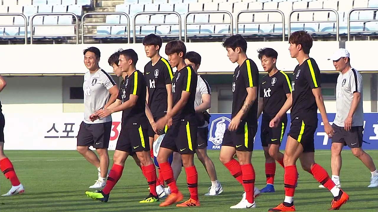 스포츠김학범호 출국 "꼭 금메달 따오겠다"