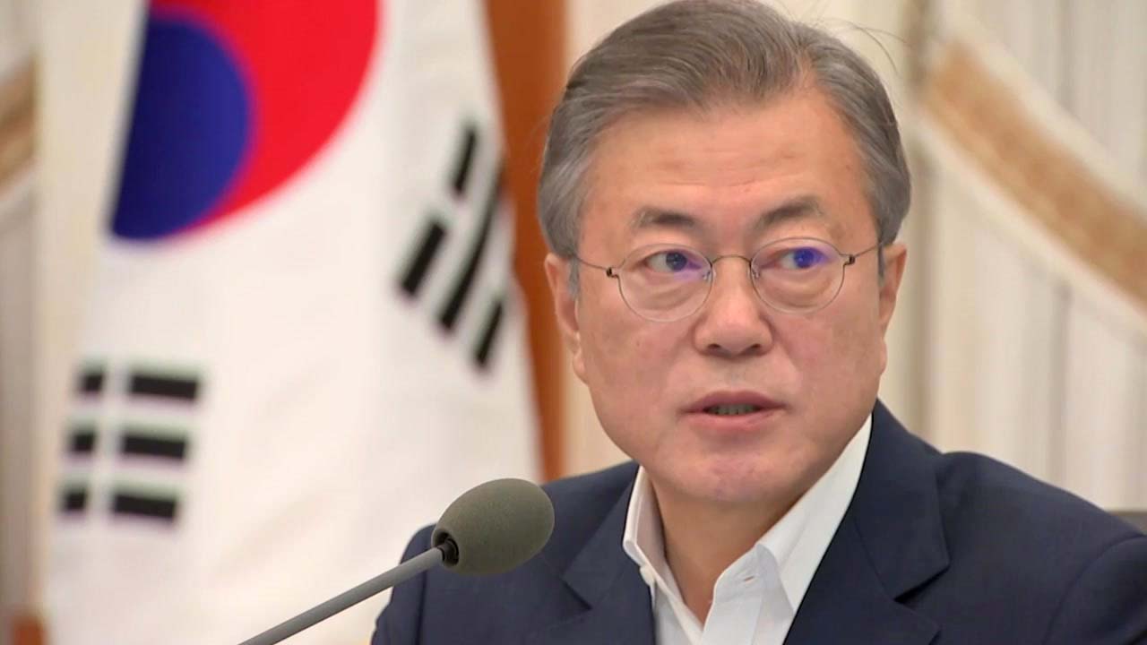 문재인 대통령 지지율 소폭 상승...배경은?