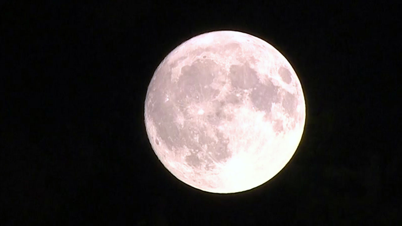'휘영청' 밝은 보름달..."한가위 소원 빌어요"