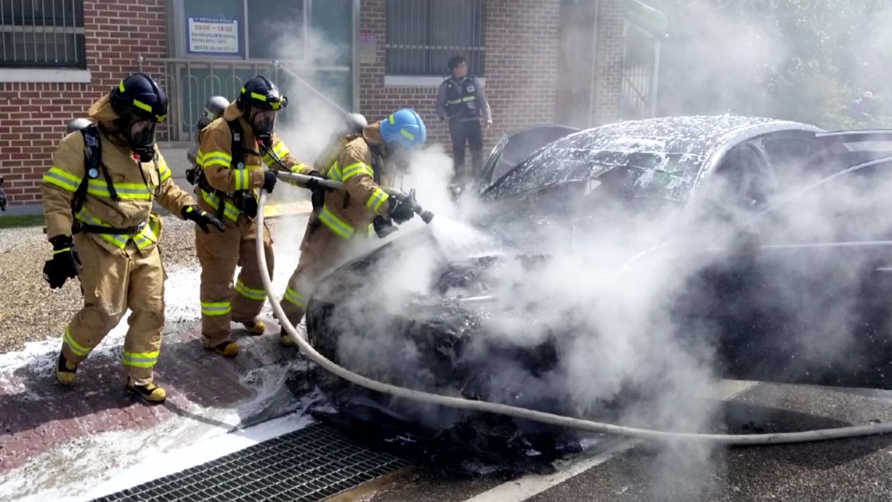 BMW 차량 또 화재...해상 기름 유출
