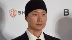 박해일, 골무모자로 레드카펫 '핫스타' 등극 박해일, 골무모자로 레드카펫 '핫스타' 등극