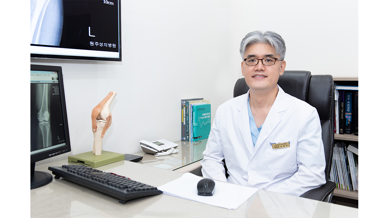 “무릎 관절염 심한 경우 로봇으로 환자 맞춤형 인공관절수술”