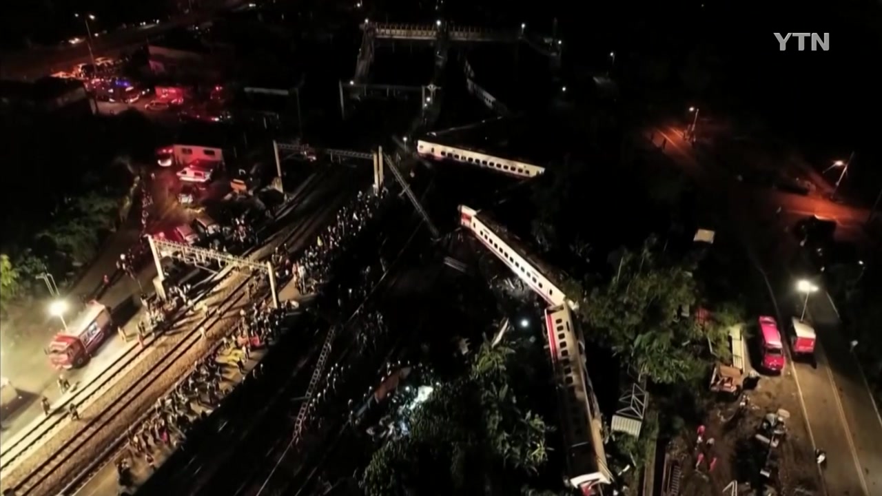 타이완 열차 탈선 18명 사망·170여 명 부상...37년 만의 최악 참사