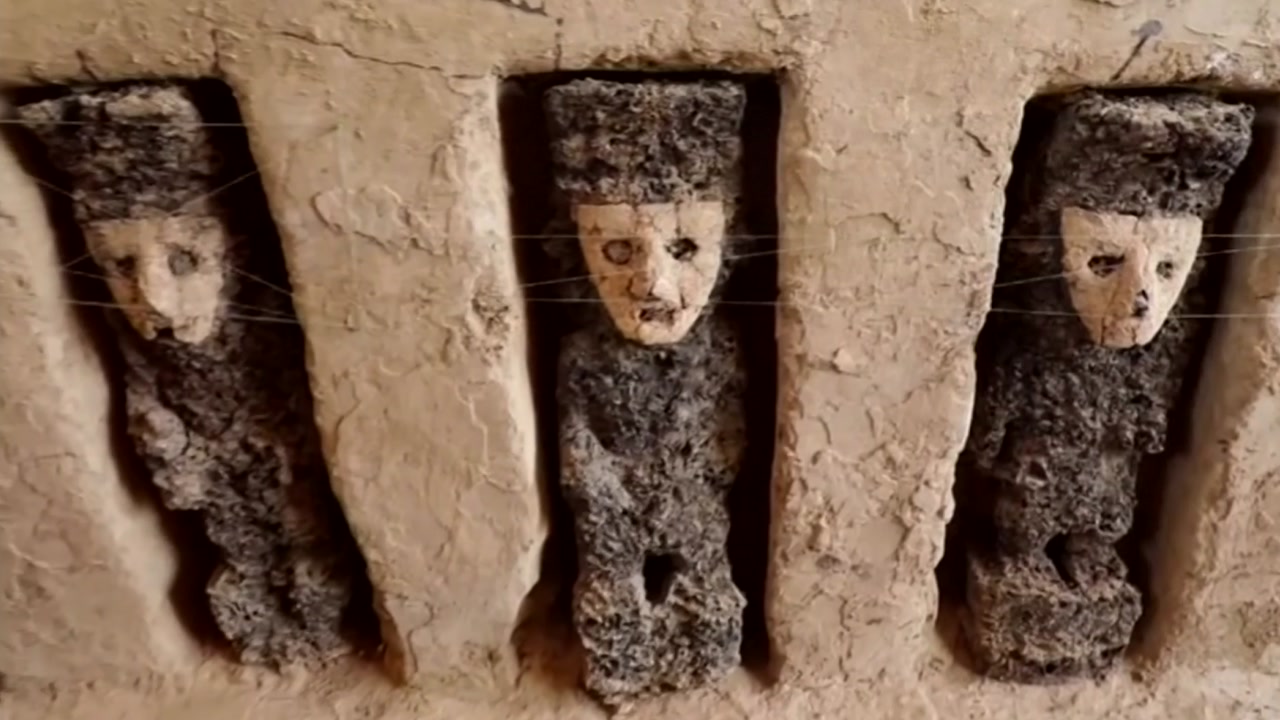 [영상] 페루 찬찬 유적지서 가장 오래된 조각상 발굴