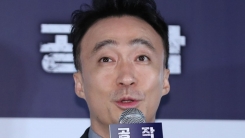 3관왕 이성민...올해 가장 빛난 男배우 3관왕 이성민...올해 가장 빛난 男배우