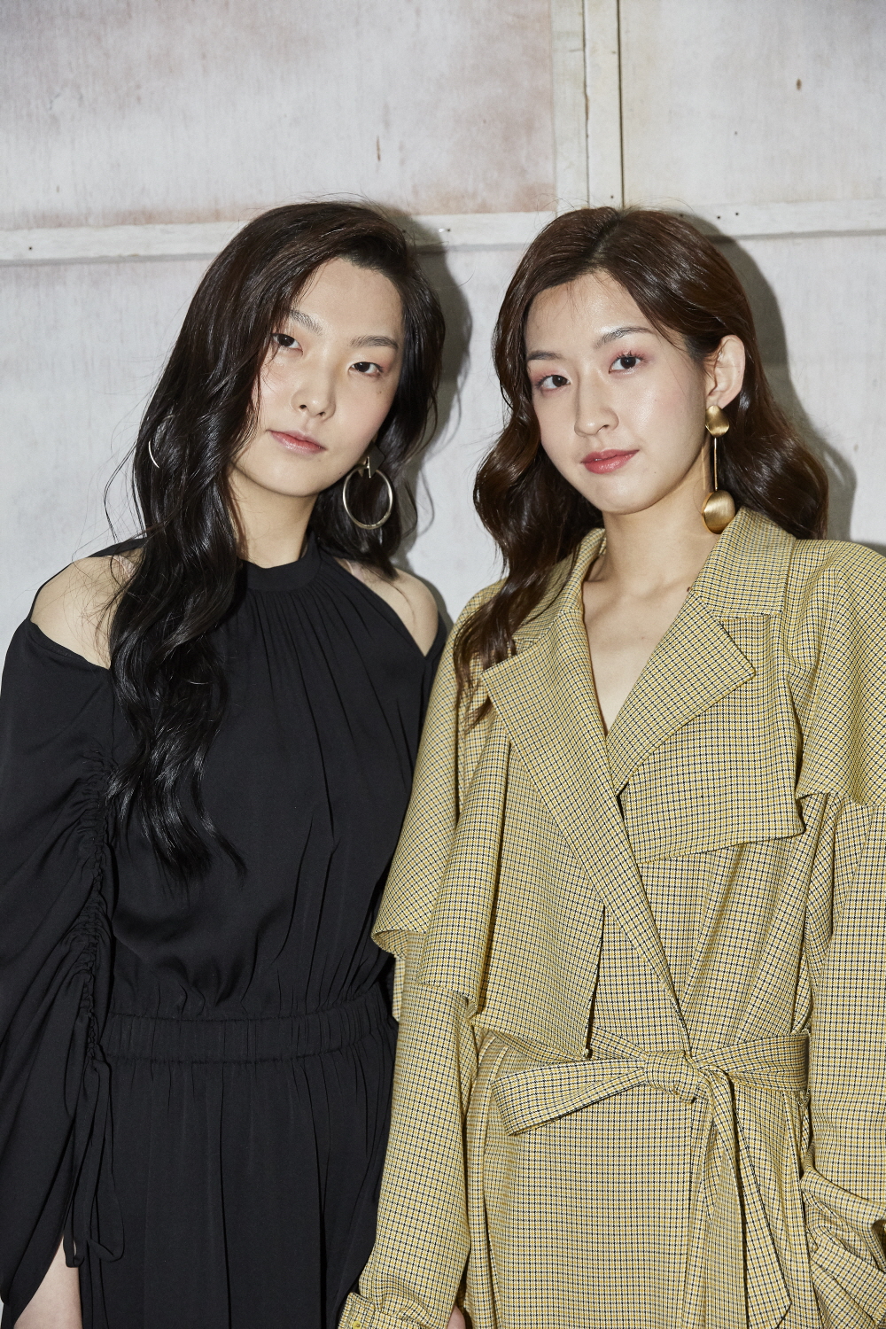 헤라서울패션위크 속 YG 케이플러스 신인 모델들의 비하인드 컷 공개!