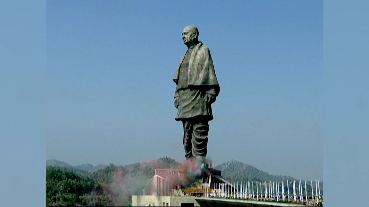 인도 세계 최고 '높이 182m' 동상 건립 논란