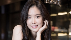 손나은 "첫 주연작 '여곡성' 보면서 긴장, 바지 헐렁해져" 손나은 "첫 주연작 '여곡성' 보면서 긴장, 바지 헐렁해져"